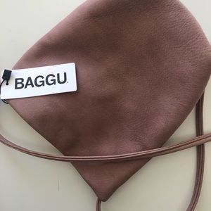 BAGGU soft leather crossbody purse